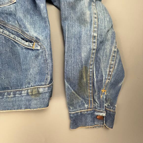 1970s Wrangler USA Denim Jacket 42 | Trucker Fit | Embroidered Butterfly - Picture 10 of 15